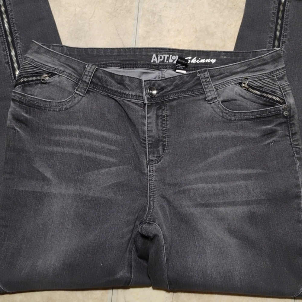 APT 9 skinny jeans